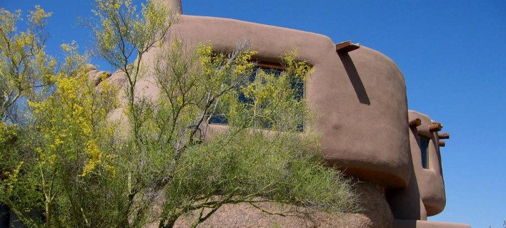 Το πιο πρωτότυπο σπίτι - Χαμένο ανάμεσα στα βράχια και την έρημο [εικόνες] | iefimerida.gr 1