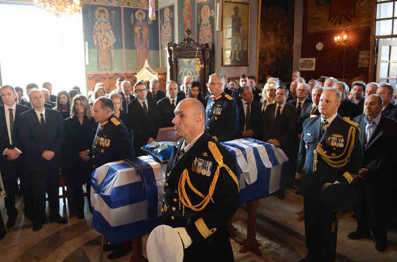 Πάτρα: Το τελευταίο αντίο στον Κωστή Στεφανόπουλο [εικόνες &amp; βίντεο] | iefimerida.gr 7