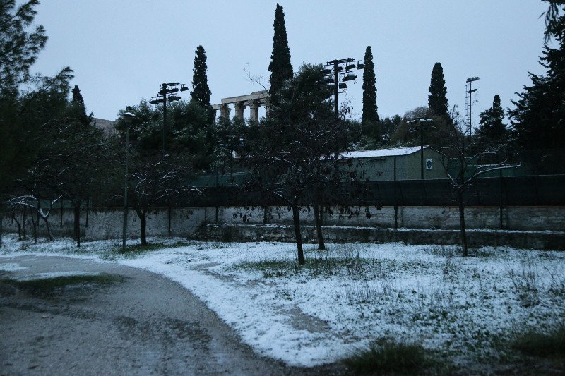 Ο λόφος του Λυκαβηττού στα λευκά, η Ακρόπολη σε άσπρο φόντο! Εντυπωσιακές φωτογραφίες από το κέντρο της Αθήνας [εικόνες] | iefimerida.gr 7