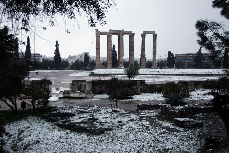 Ο λόφος του Λυκαβηττού στα λευκά, η Ακρόπολη σε άσπρο φόντο! Εντυπωσιακές φωτογραφίες από το κέντρο της Αθήνας [εικόνες] | iefimerida.gr 10