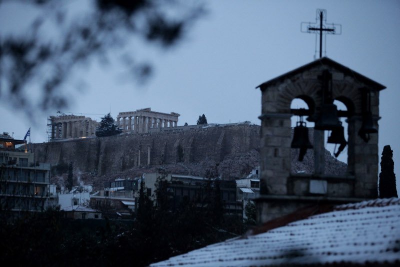 Ο λόφος του Λυκαβηττού στα λευκά, η Ακρόπολη σε άσπρο φόντο! Εντυπωσιακές φωτογραφίες από το κέντρο της Αθήνας [εικόνες] | iefimerida.gr 6