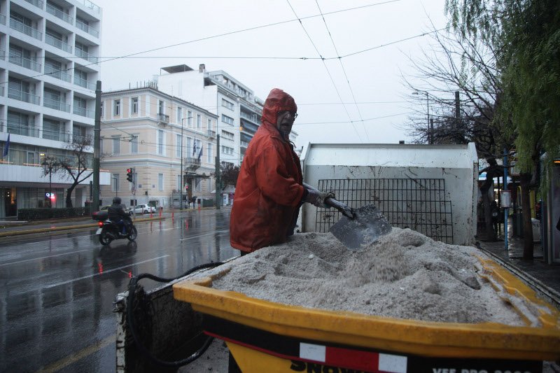 Ο λόφος του Λυκαβηττού στα λευκά, η Ακρόπολη σε άσπρο φόντο! Εντυπωσιακές φωτογραφίες από το κέντρο της Αθήνας [εικόνες] | iefimerida.gr 16