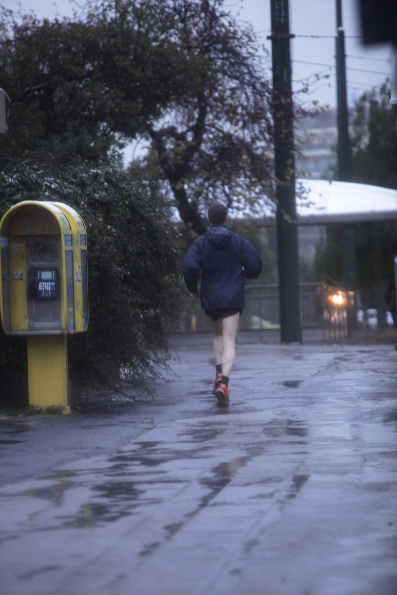 Ο λόφος του Λυκαβηττού στα λευκά, η Ακρόπολη σε άσπρο φόντο! Εντυπωσιακές φωτογραφίες από το κέντρο της Αθήνας [εικόνες] | iefimerida.gr 17