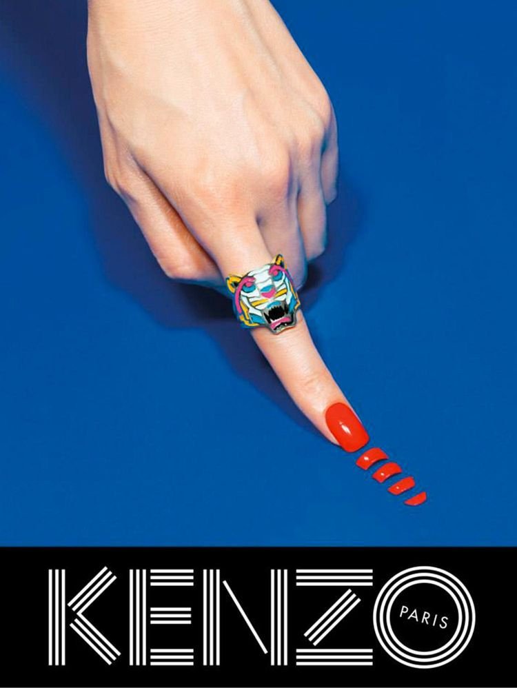 Είναι μοντέλο μόνο για χέρια και πόδια -Απίστευτη ιστορία [εικόνες] | iefimerida.gr 0