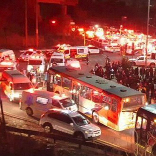 Σύγκρουση τρένων στο Γιοχάνεσμπουργκ – Περισσότεροι από 150 οι τραυματίες [εικόνες]  | iefimerida.gr 1