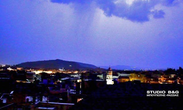 Ο καιρός έκανε τα κόλπα του στο Ναύπλιο- Μοβ ο ουρανός από τους κεραυνούς [εικόνες & βίντεο] | iefimerida.gr 1