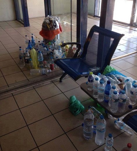 Τα σκουπίδια της Κέρκυρας: Υπήρξε πρόβλημα μόνο για μία ημέρα, απαντά η πολιτική αεροπορία [εικόνες] | iefimerida.gr 1