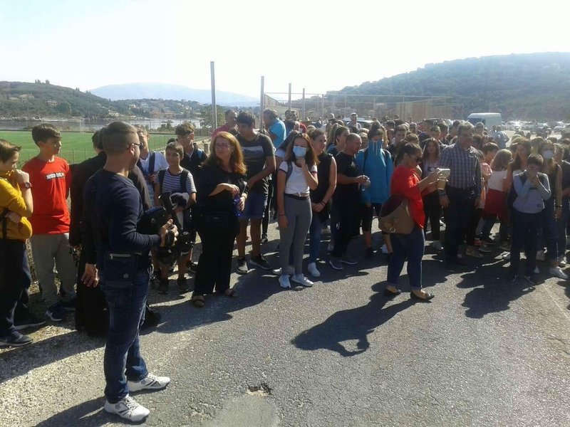 Έντονες είναι οι αντιδράσεις και από τους κοινωνικούς φορείς, για την κατάσταση που επικρατεί στο νησί