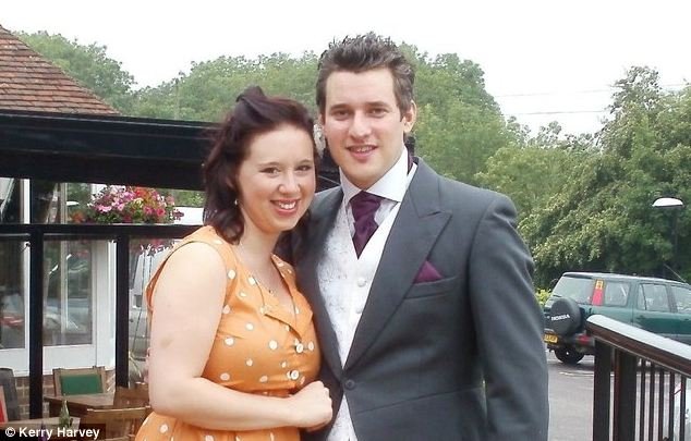 Εσβησε η 24χρονη που ήταν το πρόσωπο της εκστρατείας για τον καρκίνο στο πάγκρεας [εικόνες] | iefimerida.gr 4