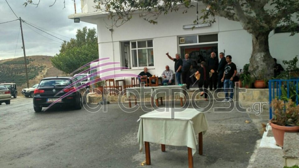  Κρήτη: Θρήνος στην κηδεία του γιατρού που δολοφονήθηκε από τον Βούλγαρο εραστή της γυναίκας του [εικόνες] | iefimerida.gr 1