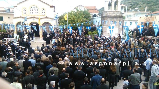 Θρήνος στην κηδεία του Κωνσταντίνου Πανανά στο Ναύπλιο [εικόνες] | iefimerida.gr 4