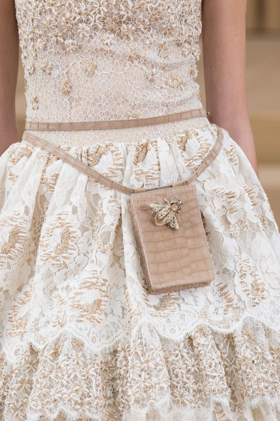 Το κινητό στη μέση -Τα hot αξεσουάρ που θα φορέσουμε το 2016 [εικόνες] | iefimerida.gr 9