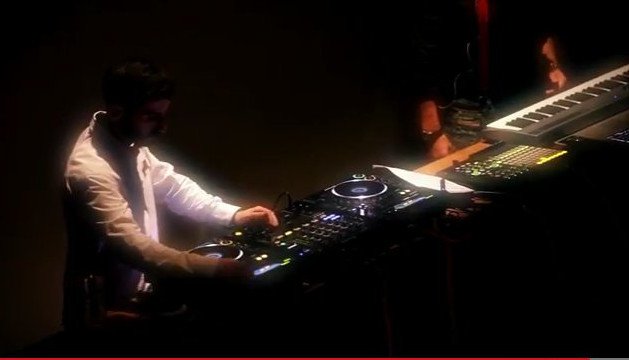 To Μέγαρο Μουσικής όπως δεν το έχετε ξαναδεί: Χίπστερ, dance μουσική, όρθιο κοινό που δεν σταματούσε να χορεύει [εικόνες] | iefimerida.gr 3