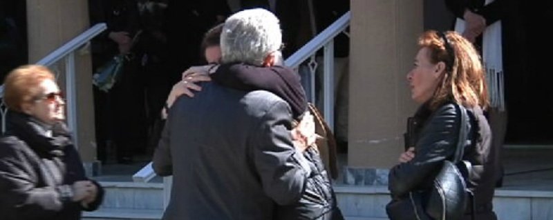 Θρήνος στην κηδεία του χειριστή του μοιραίου στρατιωτικού ελικοπτέρου [εικόνες] | iefimerida.gr 15