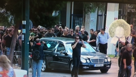 Οι δημοτικοί αστυνομικοί πάνε με νεκροφόρα στο υπουργείο Διοικητικής Μεταρρύθμισης [εικόνα] | iefimerida.gr 0