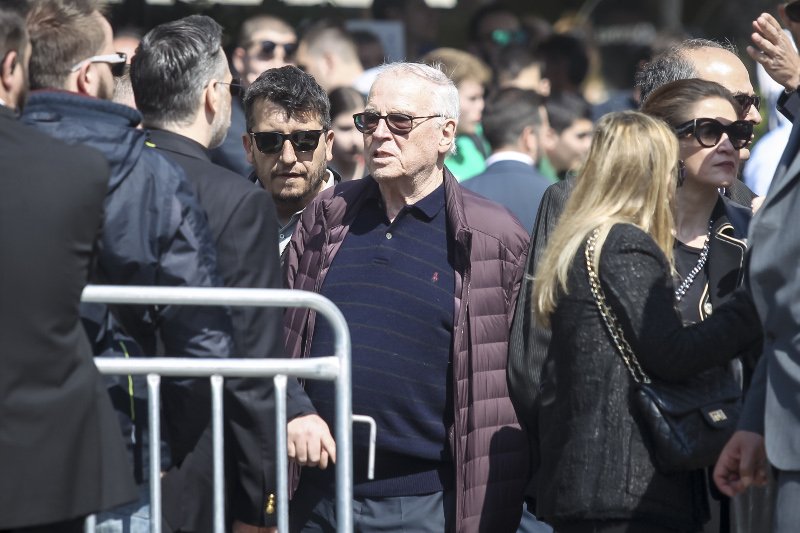 Και ο Σάββας Θεοδωρίδης στη Μητρόπολη για τον Θανάση Γιαννακόπουλο