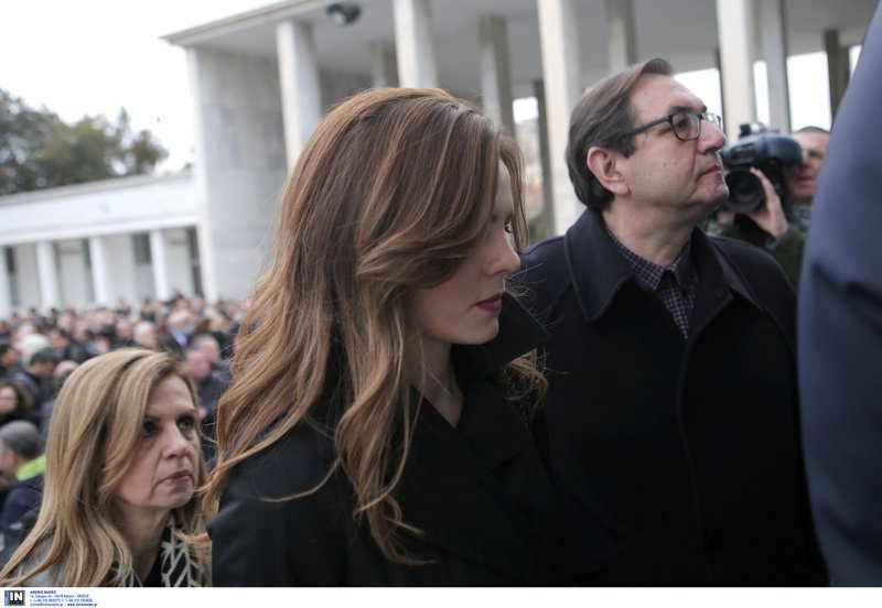 Το τελευταίο αντίο στον Θόδωρο Μιχόπουλο -Δάκρυσε ο Αλέξης Τσίπρας στην κηδεία [βίντεο] | iefimerida.gr 18