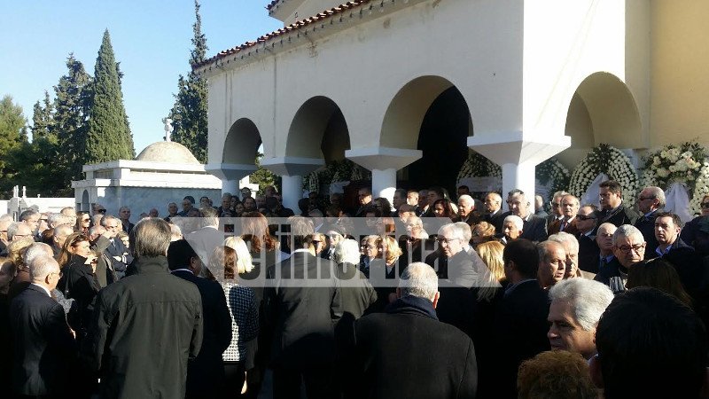 Πλήθος κόσμου στο τελευταίο αντίο στη Βάσω Μεϊμαράκη -Ολη η ΝΔ στην κηδεία [εικόνες] | iefimerida.gr 31