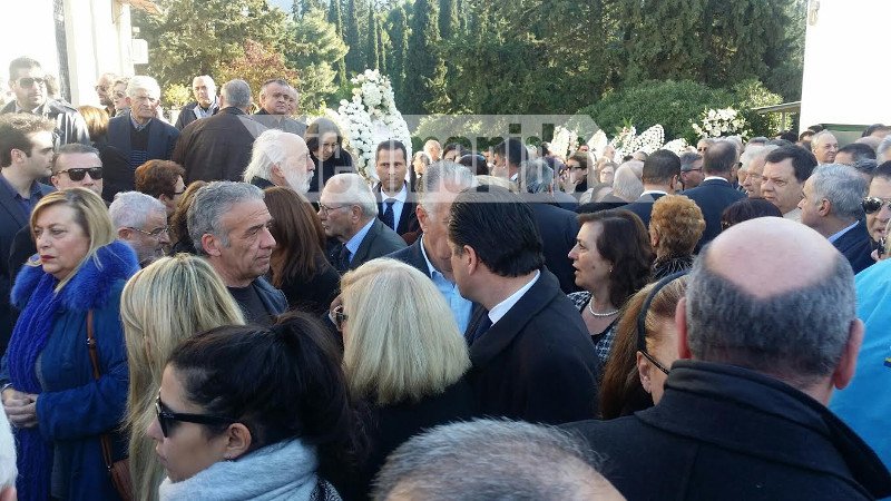 Πλήθος κόσμου στο τελευταίο αντίο στη Βάσω Μεϊμαράκη -Ολη η ΝΔ στην κηδεία [εικόνες] | iefimerida.gr 21