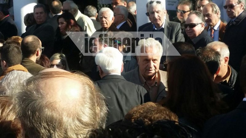 Πλήθος κόσμου στο τελευταίο αντίο στη Βάσω Μεϊμαράκη -Ολη η ΝΔ στην κηδεία [εικόνες] | iefimerida.gr 4