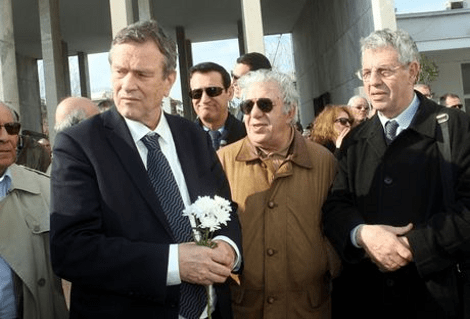 Συγκίνηση στο «στερνό αντίο» για τον Γιώργο Κολοκυθά [εικόνες] | iefimerida.gr 0