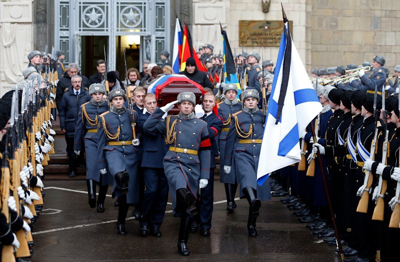 Το τελευταίο αντίο στον δολοφονημένο πρέσβη Καρλόφ -Συντετριμμένος ο Πούτιν [εικόνες] | iefimerida.gr 3