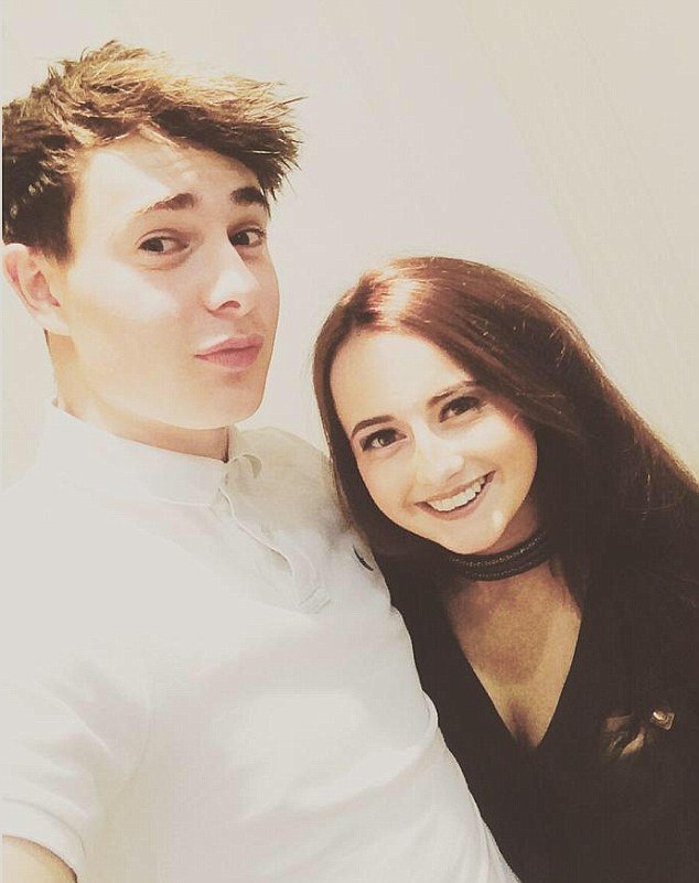 Παρέα «έκλαψε» φίλο τους επειδή βρήκε κοπέλα -Του έκαναν κανονική κηδεία [εικόνες] | iefimerida.gr 2