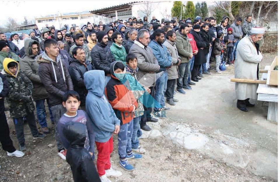 Κομοτηνή: Οδύνη στην κηδεία του 6χρονου Μεχμεταλή Σεζάλ [εικόνες & βίντεο]  | iefimerida.gr 0