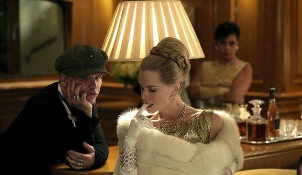 Η Νικολ Κιντμαν φοράει κοσμήματα του οίκου Cartier και υποδύεται την Grace Kelly [εικόνες] | iefimerida.gr 2