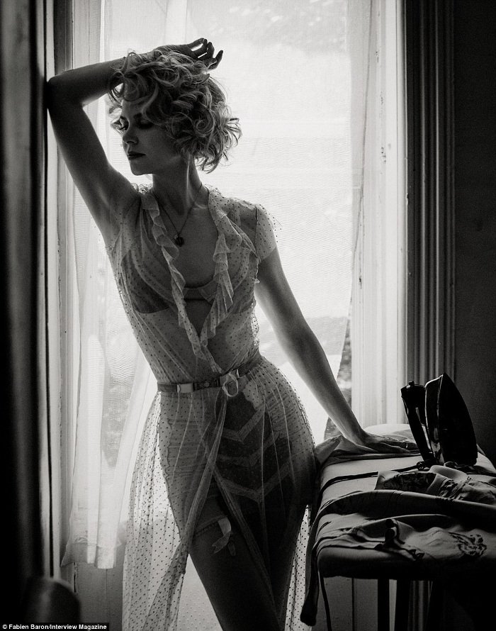 Η σέξι πλευρά της Νικόλ Κίντμαν -Σε αισθησιακή ασπρόμαυρη φωτογράφιση [εικόνες] | iefimerida.gr 0