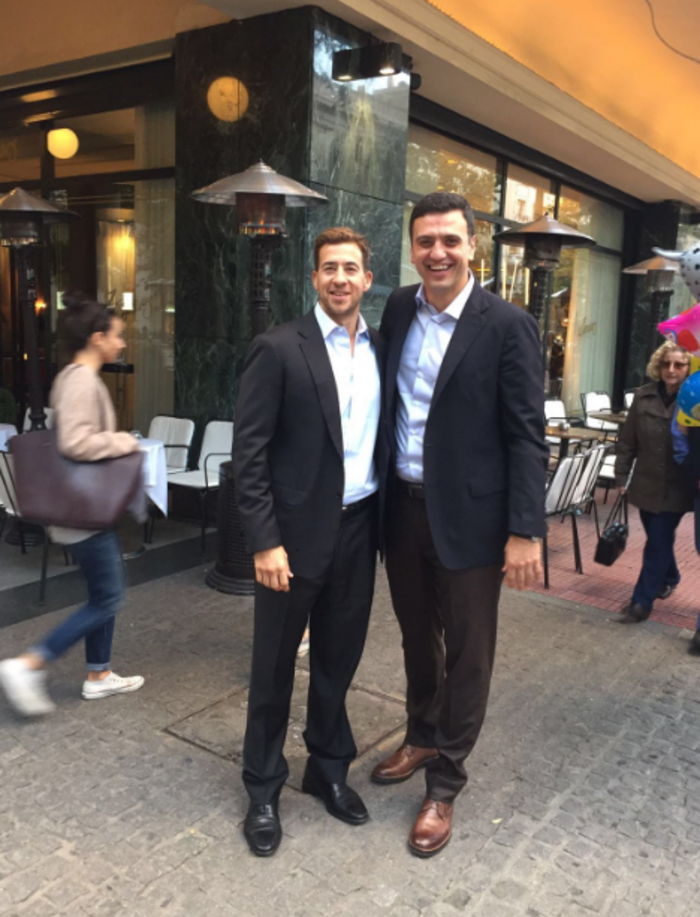 Ποιος είναι ο Ελληνας Αλέξης Γιαννούλιας που βρίσκεται διαρκώς στο πλευρό του Ομπάμα [εικόνες] | iefimerida.gr 1