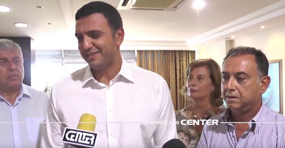 Επίθεση με γιαούρτια κατά του Κικίλια [βίντεο] | iefimerida.gr 4