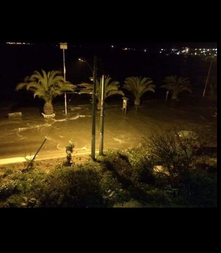 Κύματα ύψους 4,5 μέτρων χτύπησαν τη Χιλή μετά το σεισμό «τέρας» των 8,3 Ρίχτερ [εικόνες & βίντεο] | iefimerida.gr 7
