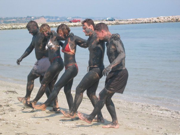 Απίστευτο γέλιο στο Twitter με την πετρελαιοκηλίδα: 1 κιλό σαρδέλες Σαρωνικού για προσάναμμα! [εικόνες] | iefimerida.gr 1