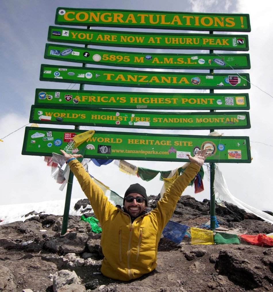 Ανέβηκε στο Κιλιμάντζαρο με τα χέρια! [βίντεο & εικόνες] | iefimerida.gr 2