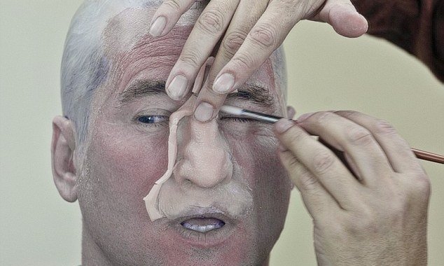 Διάσημος ηθοποιός μεταμορφώνεται σε... Μαρκ Τουέιν! [εικόνες] | iefimerida.gr 0