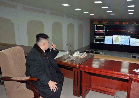 Ο θεριακλής Κιμ Γιονγκ Ουν -Ο μοναδικός ηγέτης του κόσμου που καπνίζει ακόμη και μέσα στο νοσοκομείο [εικόνες] | iefimerida.gr 1