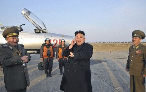 Ο θεριακλής Κιμ Γιονγκ Ουν -Ο μοναδικός ηγέτης του κόσμου που καπνίζει ακόμη και μέσα στο νοσοκομείο [εικόνες] | iefimerida.gr 3