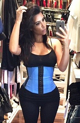 Δημοσιογράφος έγινε κλώνος της Καρντάσιαν -Αντέγραψε δίαιτα, ρούχα, μακιγιάζ και selfies [εικόνες] | iefimerida.gr 1