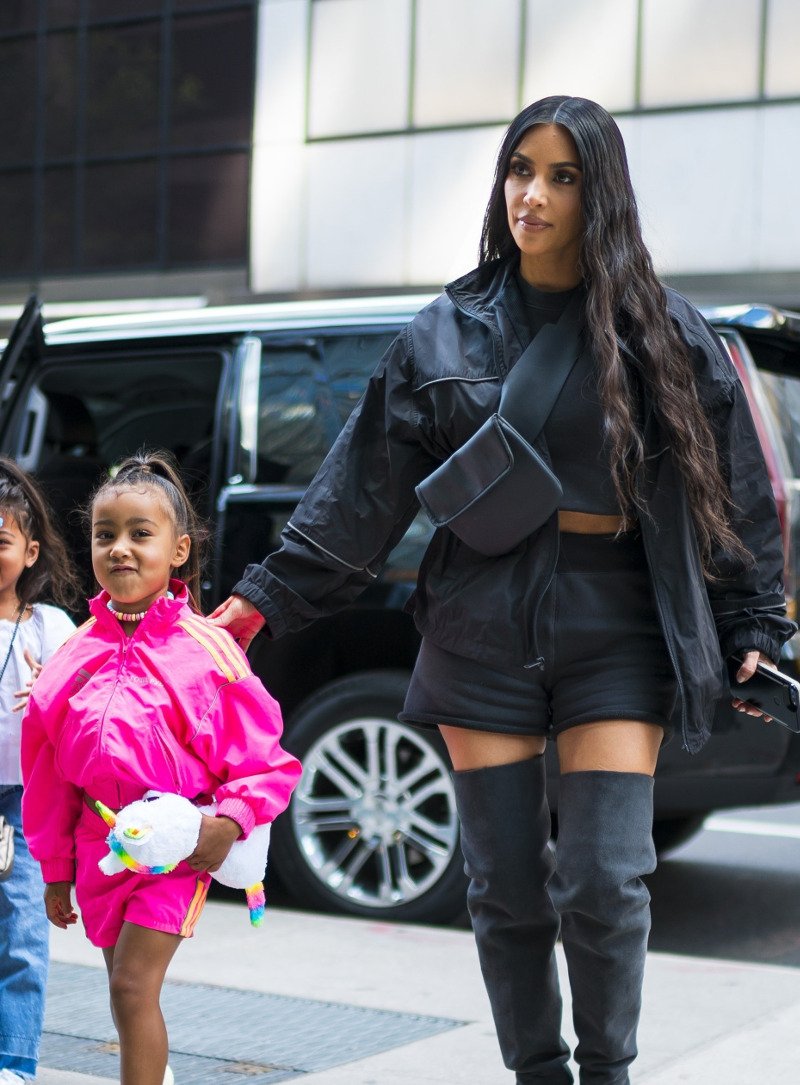 Η Κιμ Καρντάσιαν ίσιωσε τα μαλλιά της κόρης της και οι θαυμαστές της είναι έξαλλοι [εικόνες]  | iefimerida.gr 1