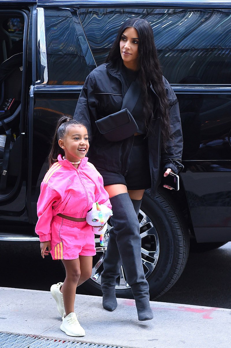 Η κόρη της Κιμ Καρντάσιαν είναι όπως όλα τα παιδιά – Πρέπει να κάνει δουλειές για να πάρει τα δώρα της [εικόνες]  | iefimerida.gr 2
