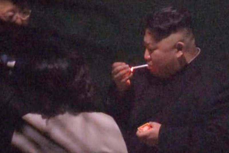 Η άφιξη του «θεριακλή» Κιμ Γιονγκ Ουν στο Βιετνάμ -Εκανε στάση για... τσιγάρο [εικόνα & βίντεο] | iefimerida.gr 2