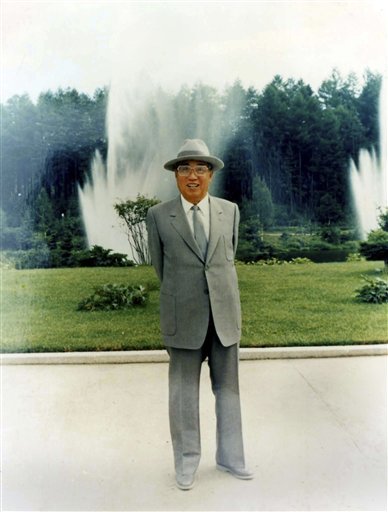 Ο Κιμ έγινε πιο κομψός -Ανανεώνει το στιλ του, μαζί με το οπλοστάσιο [εικόνες] | iefimerida.gr 3