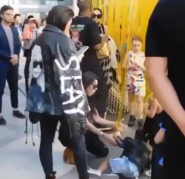 Η Κιμ Καρντάσιαν στέλνει μήνυμα ενώ το παιδί της σωριάζεται [εικόνες] | iefimerida.gr 0