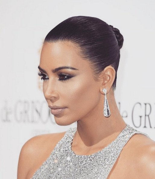 Για πρώτη φορά: Η Κιμ Καρντάσιαν πήγε σε εκδήλωση ντυμένη [εικόνες] | iefimerida.gr 2