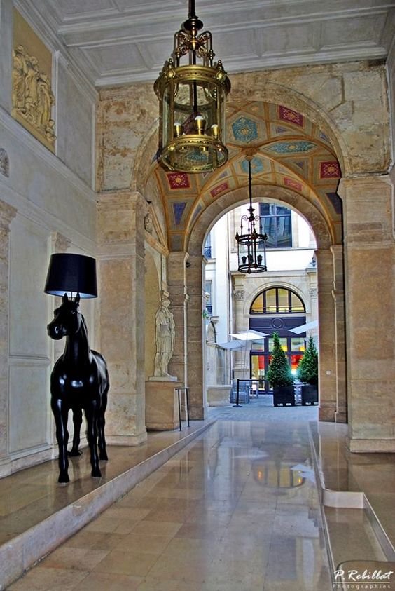 Ανω κάτω το Παρίσι με τη ληστεία στην Καρντάσιαν -Εξαλλη δηλώνει η δήμαρχος [εικόνες] | iefimerida.gr 0