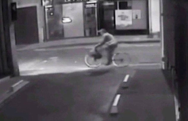 Βίντεο-ντοκουμέντο: Οι ληστές της Καρντάσιαν κόβουν βόλτες δίπλα στο ξενοδοχείο [εικόνες] | iefimerida.gr 0