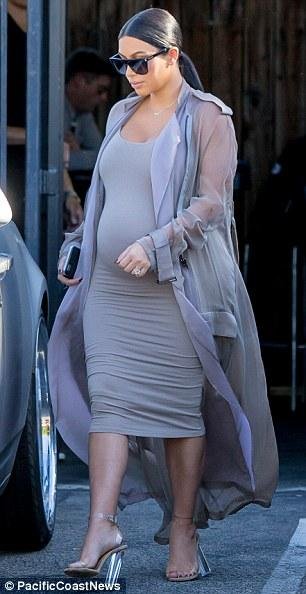 Λύγισαν τα τακούνια της Κιμ Καρντάσιαν από το... πάχος [εικόνες] | iefimerida.gr 1