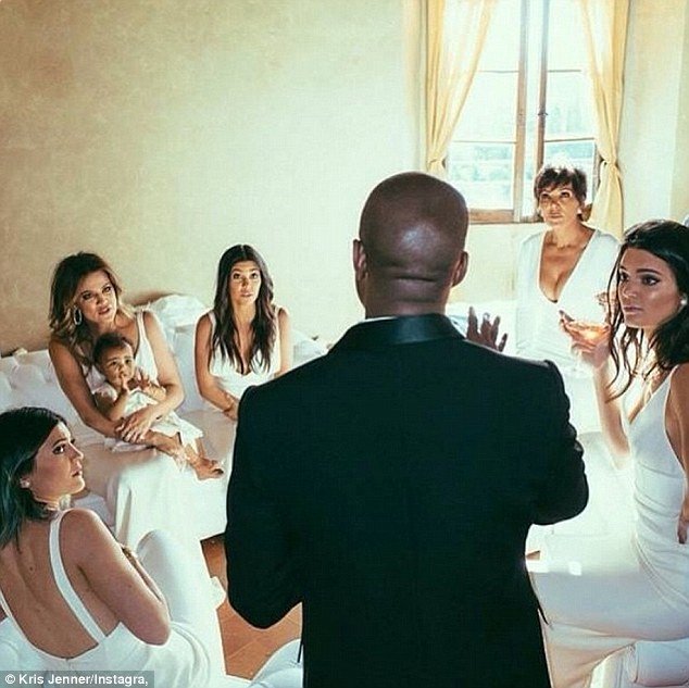 Καρντάσιαν: Ετσι γιορτάζει την επέτειο γάμου [εικόνες] | iefimerida.gr 13