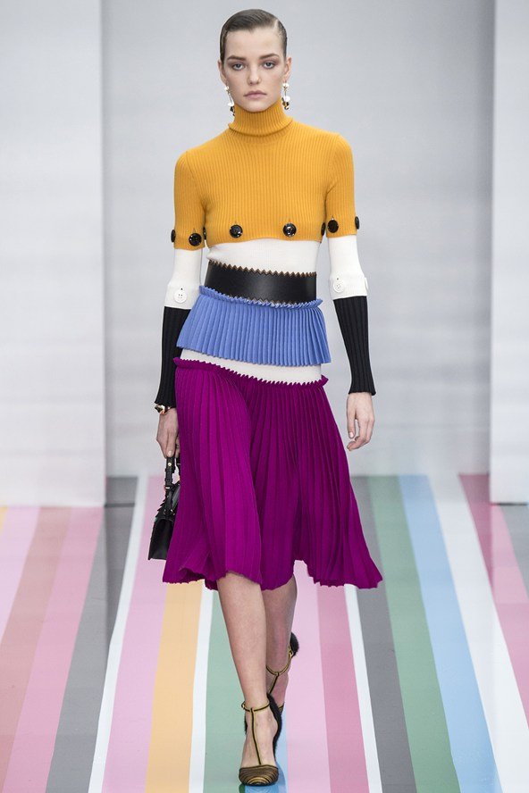 Γιατί ο Ferragamo βάζει μικροτσίπ στα τακούνια και στις τσάντες του -Στη νέα συλλογή fall/winter 2016 [εικόνες] | iefimerida.gr 0